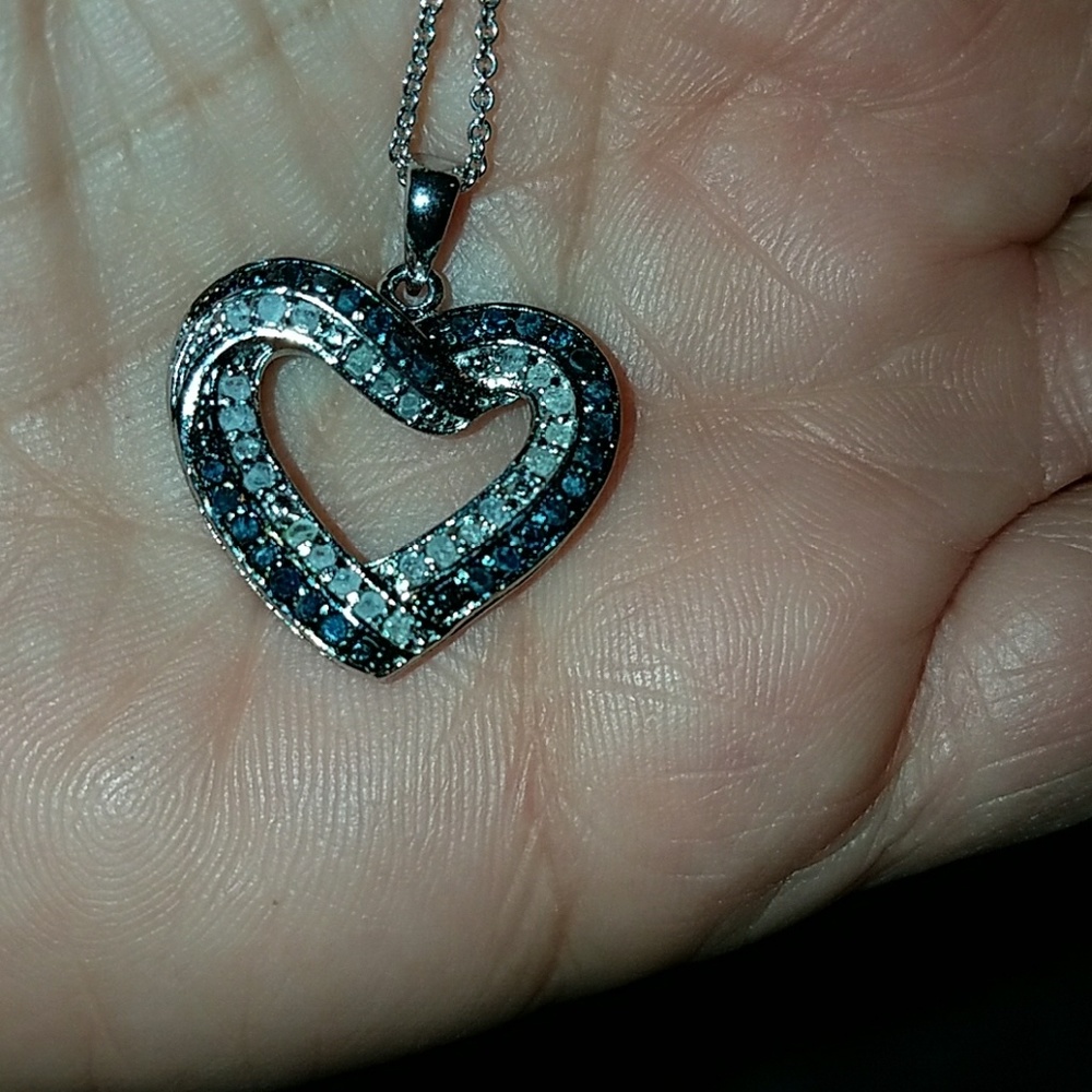 Necklace - Picture 2 of 3